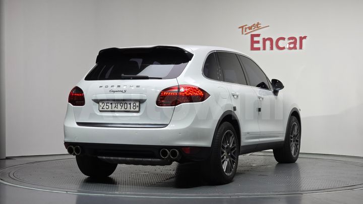 Porsche Cayenne 2012 — 2