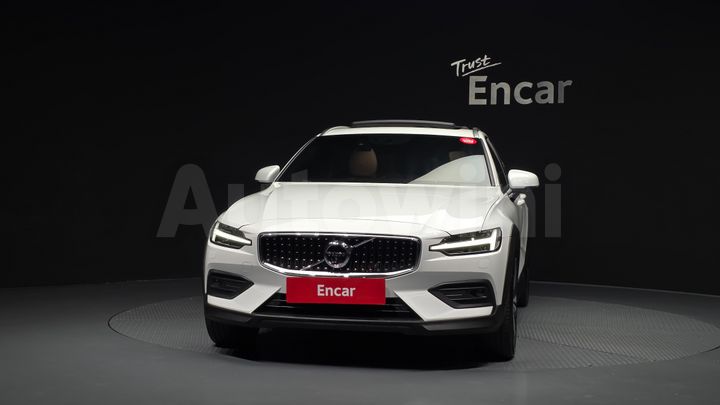 Volvo V60 2021 — 3