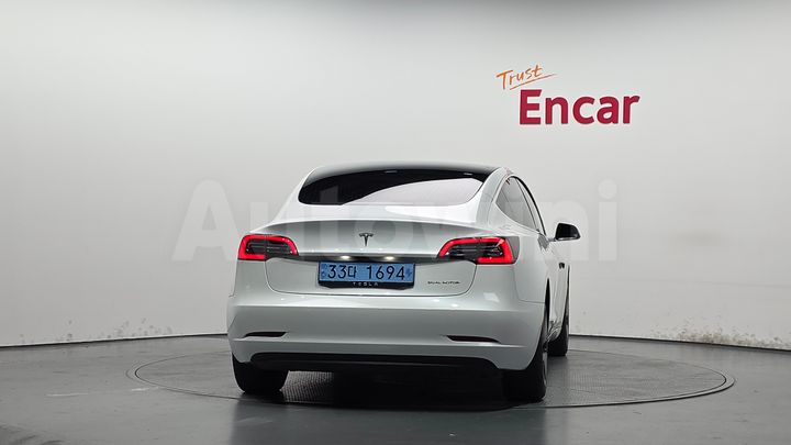 Tesla Model 3 2020 — 4