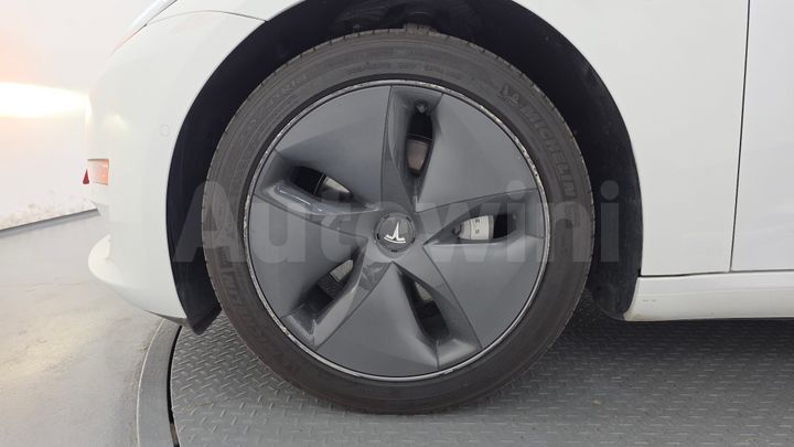 Tesla Model 3 2020 — 5