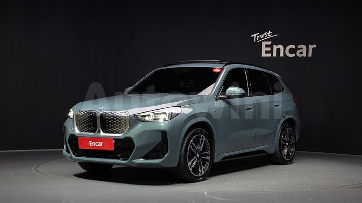 BMW iX1