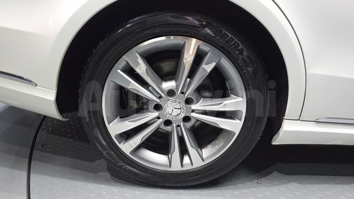 Mercedes Benz E Class 2014 — 5
