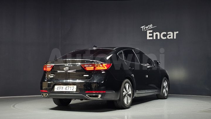 Kia K7 2017 — 2