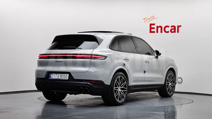 Porsche Cayenne 2024 — 2