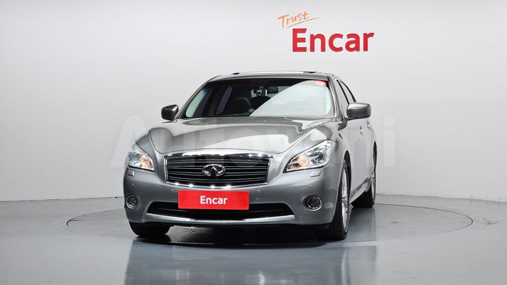 Infiniti M 2011 — 4