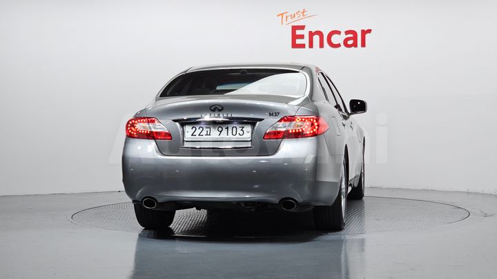 Infiniti M 2011 — 5
