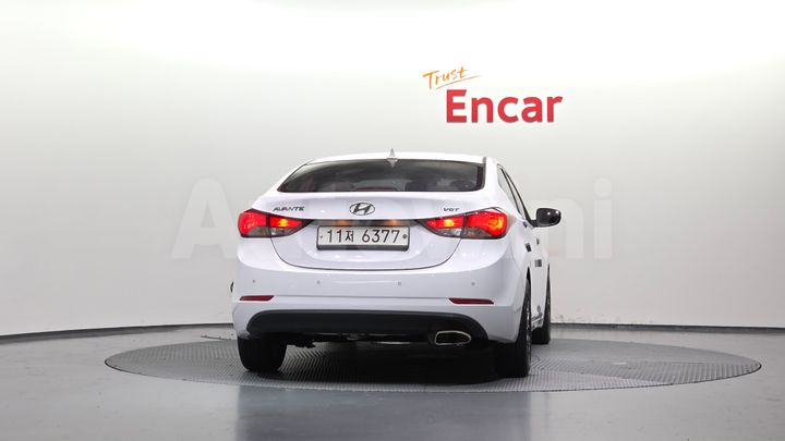Hyundai Avante 2016 — 4