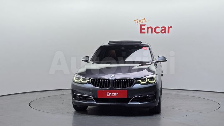 BMW 3 Series 2020 — 3