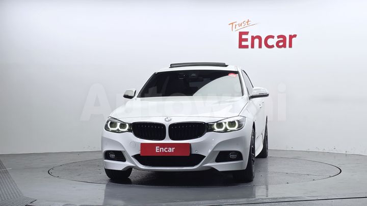BMW 3 Series 2020 — 3
