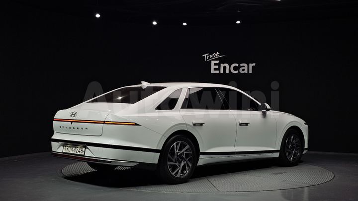Hyundai Grandeur 2023 — 2