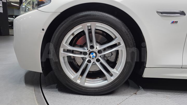 BMW 5 Series 2016 — 5
