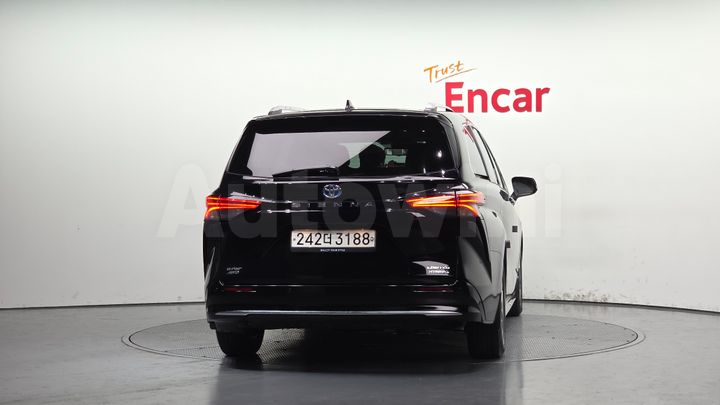 Toyota Sienna 2021 — 4