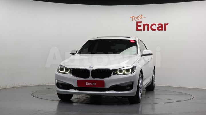 BMW 3 Series 2020 — 3