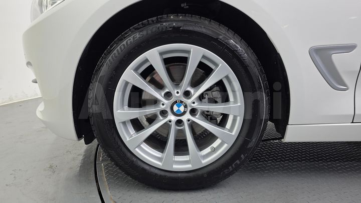 BMW 3 Series 2020 — 5