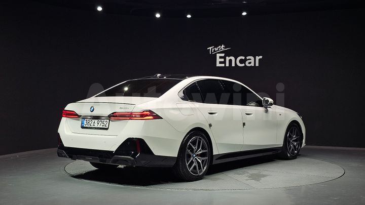 BMW 5 Series 2024 — 2