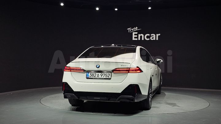 BMW 5 Series 2024 — 4