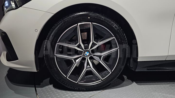 BMW 5 Series 2024 — 5