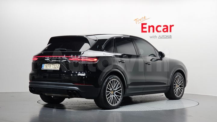 Porsche Cayenne 2023 — 2