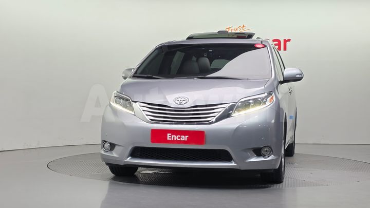 Toyota Sienna 2015 — 3