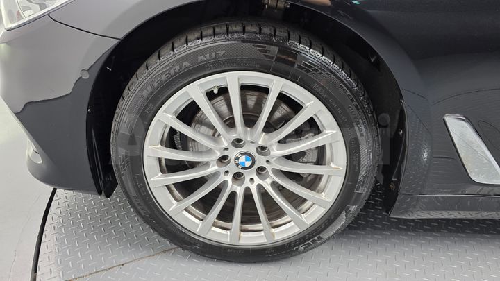 BMW 5 Series 2020 — 5