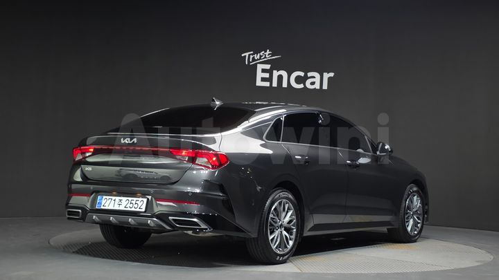 Kia K5 2023 — 2