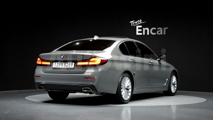 BMW 5 Series 2021 — 2