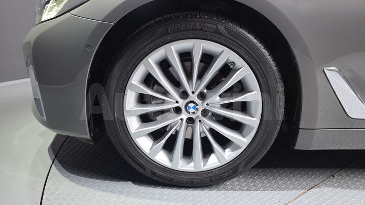 BMW 5 Series 2021 — 5