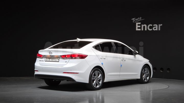 Hyundai Avante 2018 — 2