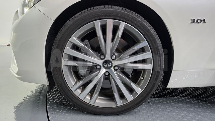 Infiniti Q