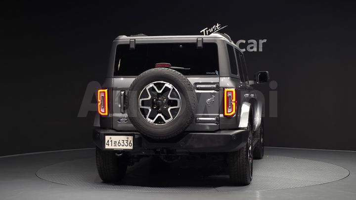 Ford Bronco 2023 — 4