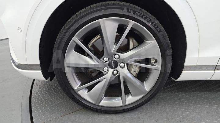 Genesis GV70 2025 — 5