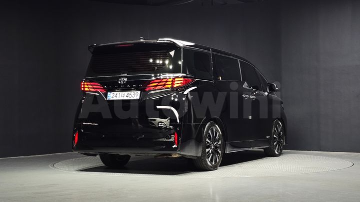 Toyota Alphard 2024 — 2