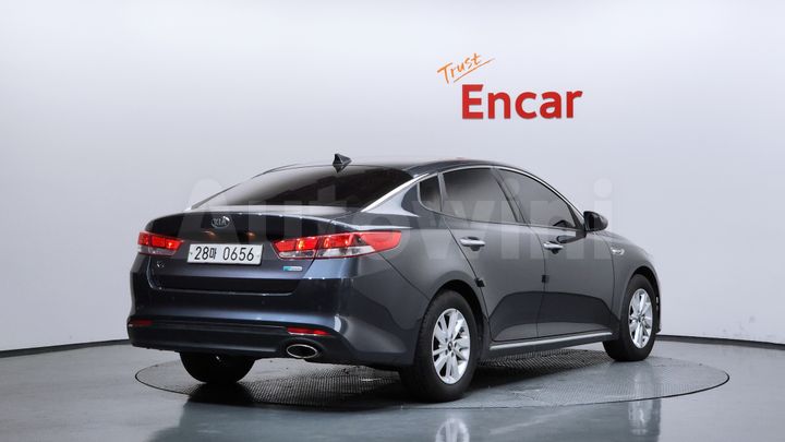 Kia K5 2016 — 2