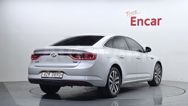 Renault SM6