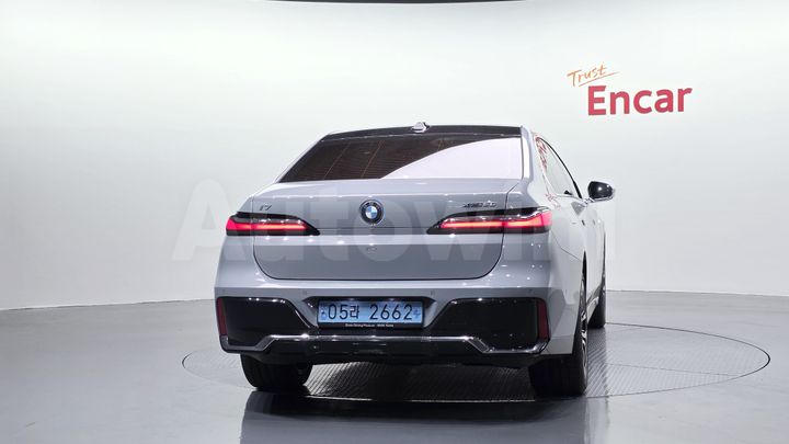 BMW i7 2023 — 4