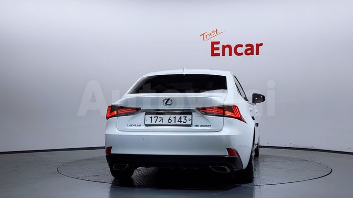 Lexus IS 2017 — 4