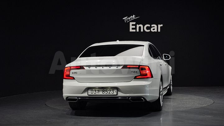 Volvo S90 2019 — 3