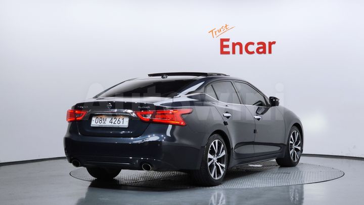 Nissan Maxima