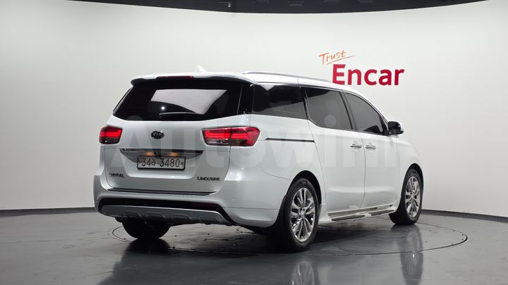 Kia Carnival 2017 — 2