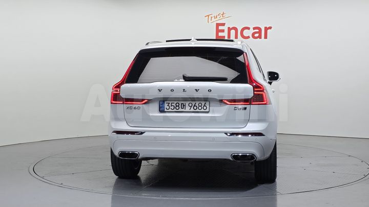 Volvo XC60 2019 — 4