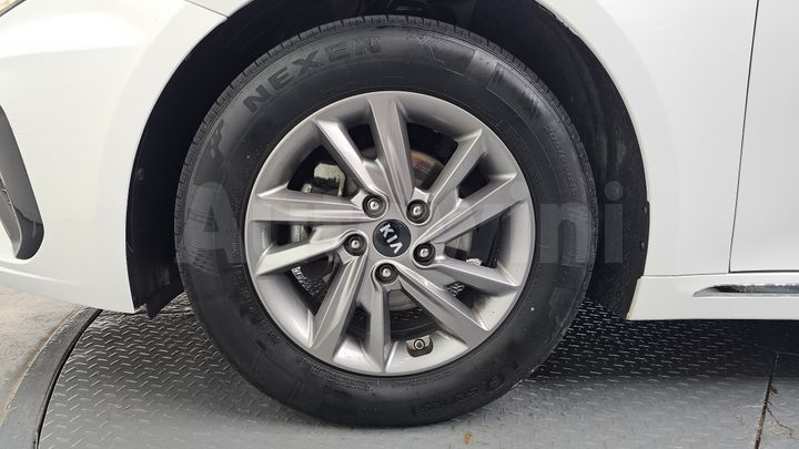 Kia K5 2020 — 5