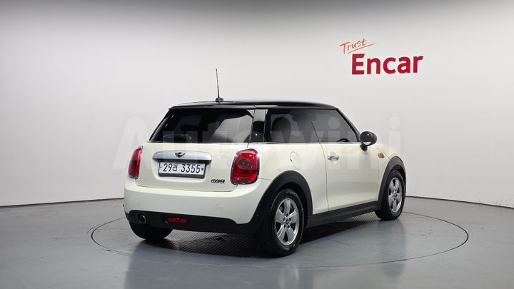 Mini Cooper 2015 — 2
