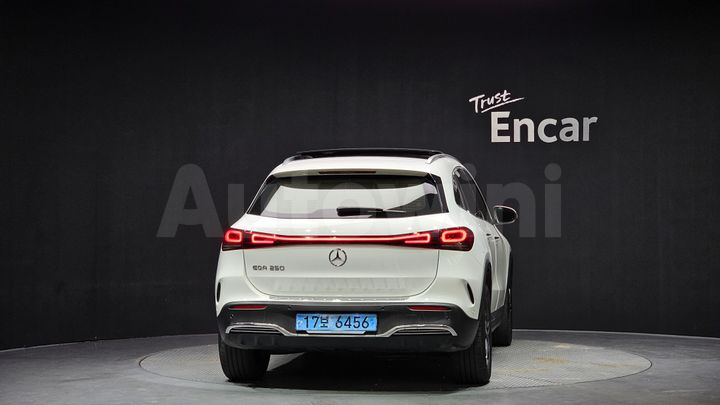 Mercedes-Benz EQA 2023 — 4