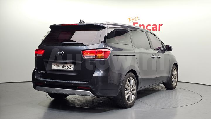 Kia Carnival 2015 — 2