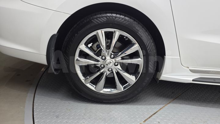Kia Carnival 2020 — 5