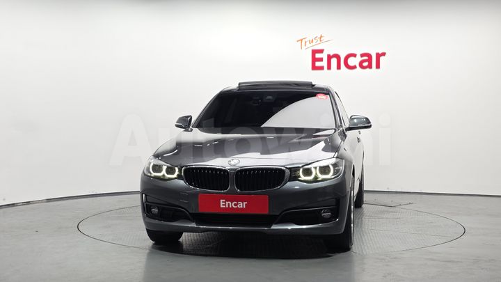 BMW 3 Series 2020 — 3