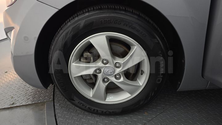 Hyundai Avante 2015 — 5