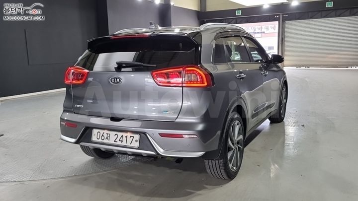 Kia Niro 2017 — 2