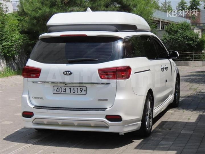 Kia Carnival 2019 KNAME81ABKS540431 — 3