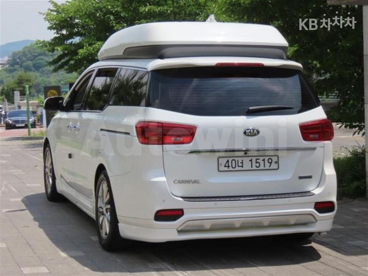 Kia Carnival 2019 KNAME81ABKS540431 — 4